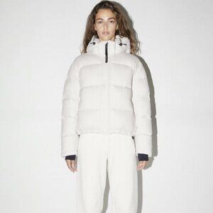 Aritzia Super Mini Puff Jacket – Matte Pearl, Size L